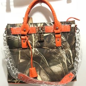 Realtree Camo Lock Satchel Handbag Max4 Orange